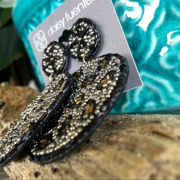 Black/Tan Beaded Circles Dangle Daisy Fuentes Fashion Earrings - Picture 8 of 8